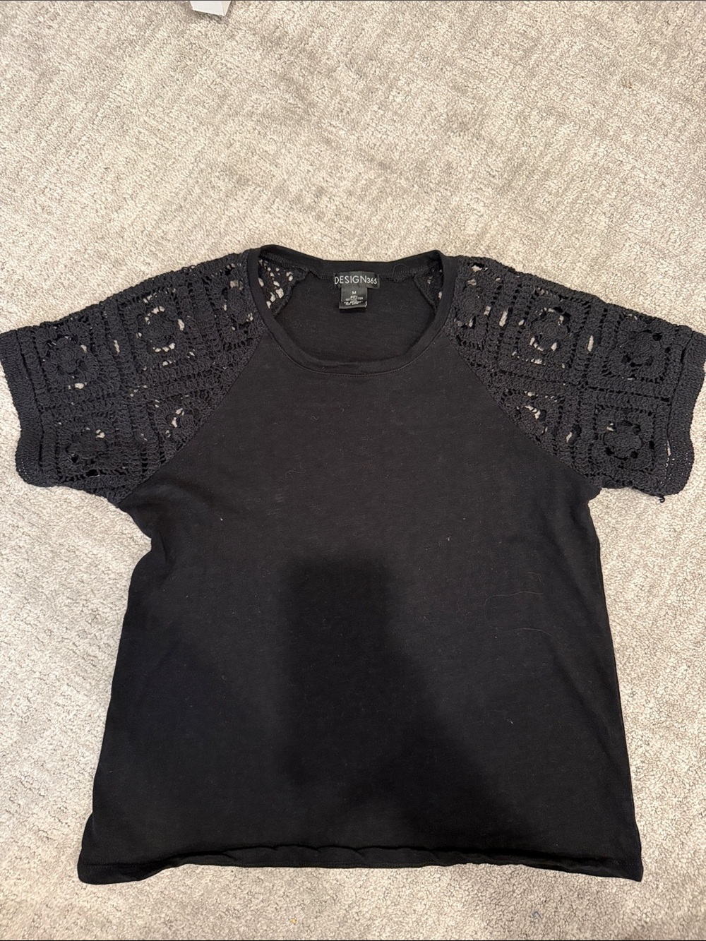 DESIGN365 Black Short-Sleeve Tee with Crochet Sleeves